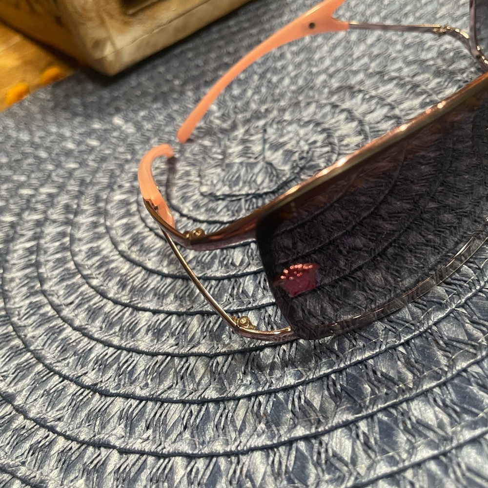 Versace Stylish Pink and Black Sunglasses - Picture 7 of 9